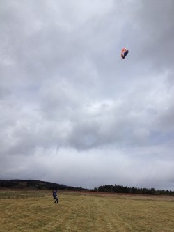 Guenter showing power kite skills